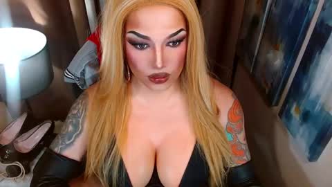 Cattaleya online show from 11-30-25, 07:56