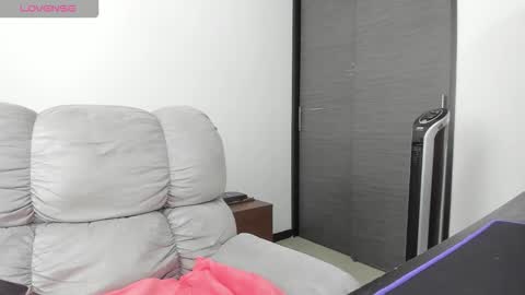 Snapshot of xspecialroomx chatting on 10-18-25, 12:28 Hellen Sofia instagram hellen5546 online show from 10-18-25, 12:28