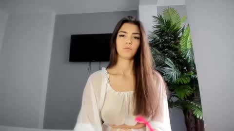 Snapshot of xvsesss chatting on 01-26-25, 03:48 LagerthaLove online show from 01-26-25, 03:48