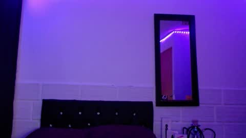 Snapshot of xx_johnson_xx chatting on 10-31-25, 08:37 VALE online show from 10-31-25, 08:37