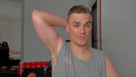 Snapshot of xx_raul_xx_ chatting on 06-28-26, 04:24 raul online show from 06-28-26, 04:24