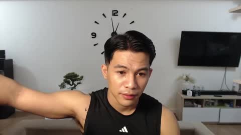 Snapshot of xxasianexploderxx chatting on 01-08-25, 04:11 Sam online show from 01-08-25, 04:11