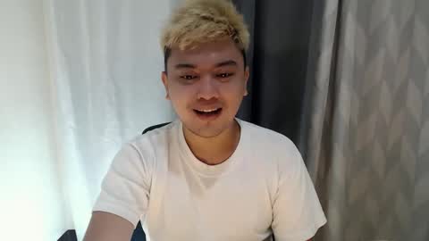 Snapshot of xxhotloyd_cummerx chatting on 02-01-26, 01:31 Loyd online show from 02-01-26, 01:31