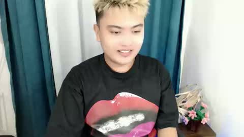 Snapshot of xxhotloyd_cummerx chatting on 02-06-26, 06:33 Loyd online show from 02-06-26, 06:33