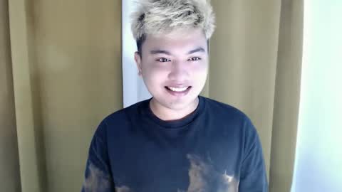 Snapshot of xxhotloyd_cummerx chatting on 02-14-26, 09:39 Loyd online show from 02-14-26, 09:39