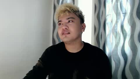 Snapshot of xxhotloyd_cummerx chatting on 02-15-26, 08:02 Loyd online show from 02-15-26, 08:02