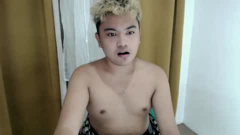 Snapshot of xxhotloyd_cummerx chatting on 02-17-26, 08:04 Loyd online show from 02-17-26, 08:04