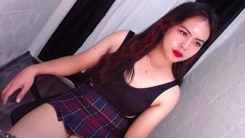 Snapshot of xxhotsexydivinexx chatting on 03-11-25, 04:43 divine online show from 03-11-25, 04:43