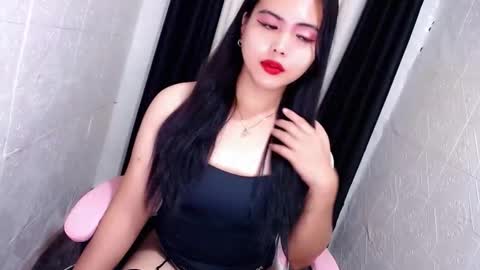 Snapshot of xxhotsexydivinexx chatting on 09-09-25, 11:15 divine online show from 09-09-25, 11:15