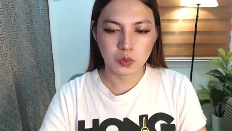 Snapshot of xxjulielovesyouxx chatting on 01-27-25, 10:38 July online show from 01-27-25, 10:38