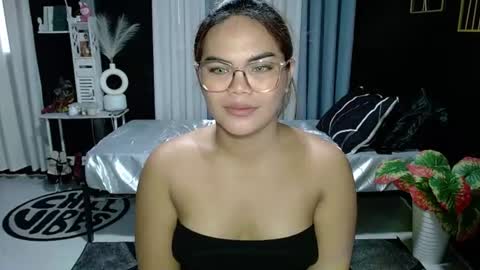 Snapshot of xxkylie_smithxx chatting on 06-11-26, 02:53 Kylie Smith online show from 06-11-26, 02:53