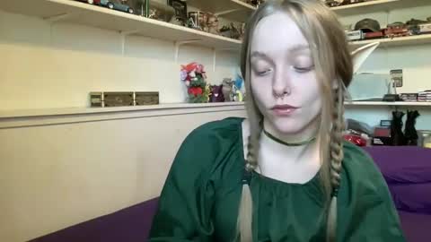 Snapshot of xxloveanastasia chatting on 09-18-25, 05:37 LoveAnastasia online show from 09-18-25, 05:37