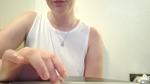 Snapshot of xxmariebliss chatting on 07-11-26, 03:48 xxmariebliss online show from 07-11-26, 03:48