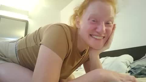 Snapshot of xxmariebliss chatting on 07-14-26, 01:28 xxmariebliss online show from 07-14-26, 01:28
