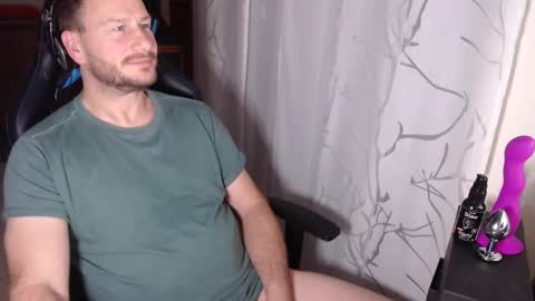 Snapshot of xxmettexx chatting on 01-06-25, 08:50 xxmettexx online show from 01-06-25, 08:50