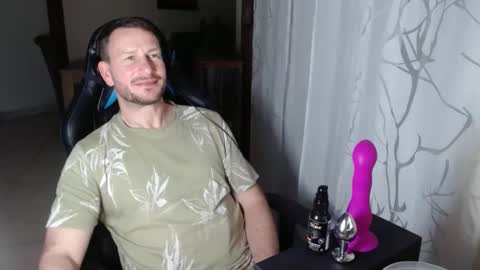 Snapshot of xxmettexx chatting on 03-09-25, 12:31 xxmettexx online show from 03-09-25, 12:31