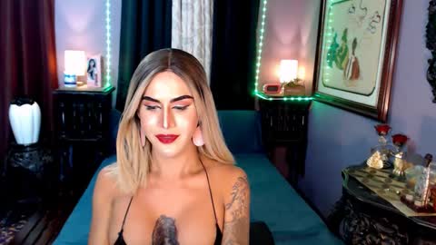 Snapshot of xxqueenofperfectionxx chatting on 01-12-25, 01:58 urperfection kelly online show from 01-12-25, 01:58