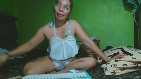 Snapshot of xxsexypinayxx chatting on 03-12-25, 06:18 xxsexypinayxx online show from 03-12-25, 06:18