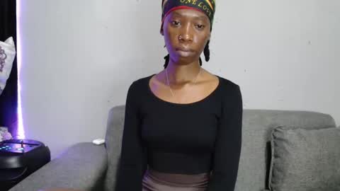 Snapshot of xxsexytalia28 chatting on 10-23-25, 08:02 xxsexytalia28 online show from 10-23-25, 08:02