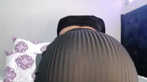 Snapshot of xxsexytalia28 chatting on 10-30-25, 07:14 xxsexytalia28 online show from 10-30-25, 07:14