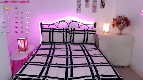 Snapshot of xxslutty_paula69 chatting on 12-28-24, 02:21 Pau Madrigal online show from 12-28-24, 02:21