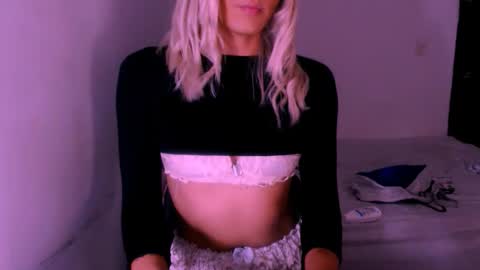 Chiara online show from 12-19-25, 05:25