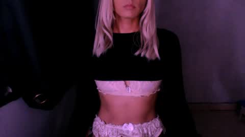 Chiara online show from 05-15-26, 09:49