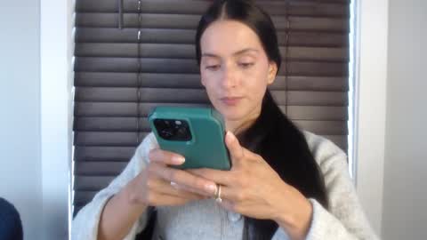 Snapshot of xxxbellalola chatting on 10-22-25, 05:02 Lola online show from 10-22-25, 05:02