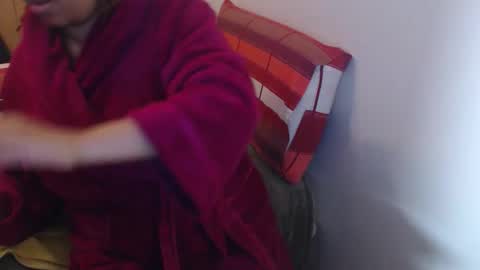 Snapshot of xxxbustybabe27x chatting on 04-18-26, 06:34 Ayanda online show from 04-18-26, 06:34