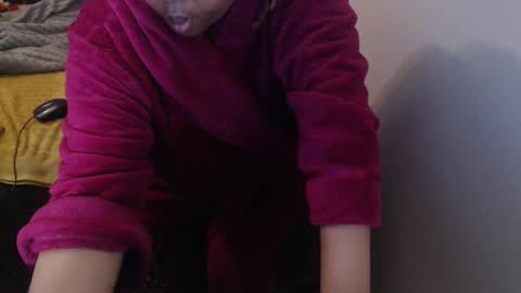 Snapshot of xxxbustybabe27x chatting on 04-18-26, 07:07 Ayanda online show from 04-18-26, 07:07