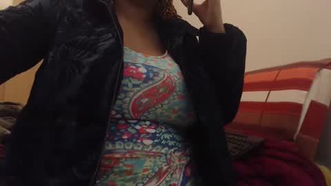 Snapshot of xxxbustybabe27x chatting on 04-28-26, 04:45 Ayanda online show from 04-28-26, 04:45