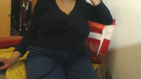 Snapshot of xxxbustybabe27x chatting on 05-16-26, 01:10 Ayanda online show from 05-16-26, 01:10