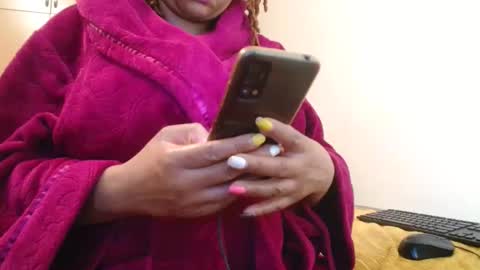 Snapshot of xxxbustybabe27x chatting on 05-22-26, 06:24 Ayanda online show from 05-22-26, 06:24