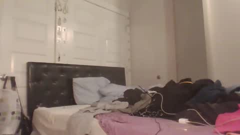 Danielle online show from 09-24-25, 04:54