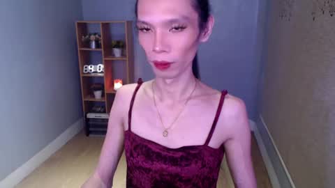 Snapshot of xxxfuckgirlyumsxxx chatting on 02-17-25, 05:10 Your Princess Yums online show from 02-17-25, 05:10