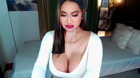 OLIVIA online show from 01-15-25, 06:08