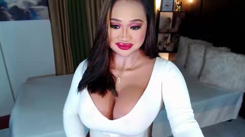 OLIVIA online show from 02-11-25, 03:18