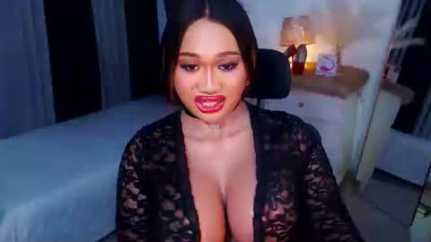 OLIVIA online show from 03-11-25, 06:41