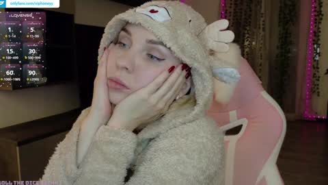 Snapshot of xxxhoneyxx chatting on 11-08-25, 10:41 Onlyfanz online show from 11-08-25, 10:41