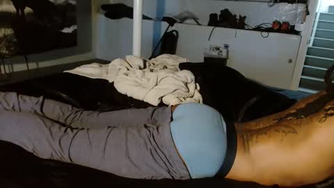 xxxjrstrokesxxx online show from 01-05-26, 05:27