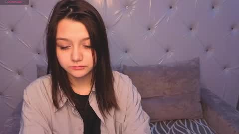 Snapshot of xxxnaughtyfoxxx chatting on 04-18-26, 09:35 foxy online show from 04-18-26, 09:35