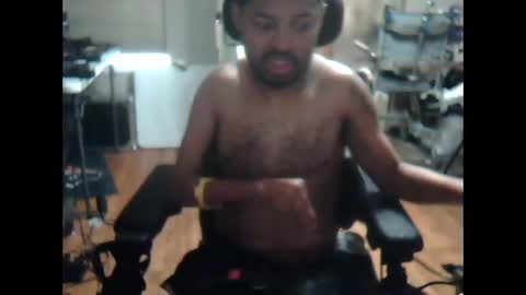 Snapshot of xxxonwheelz chatting on 09-12-25, 06:19 xxxonwheelz online show from 09-12-25, 06:19