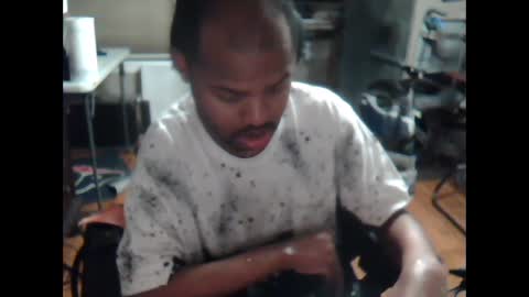 Snapshot of xxxonwheelz chatting on 10-09-25, 04:43 xxxonwheelz online show from 10-09-25, 04:43