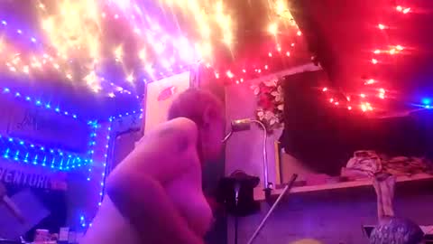 XXXQueenMandyDickenz online show from 10-07-25, 08:00