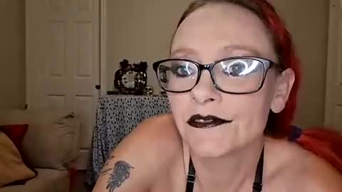 XXXQueenMandyDickenz online show from 04-10-26, 01:11