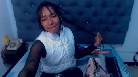 QUEEN online show from 12-01-25, 01:27