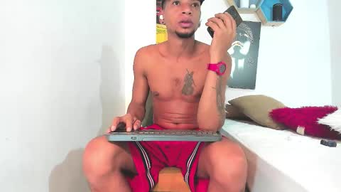 Snapshot of y0ung_master_ chatting on 10-28-25, 04:16 Sr. Y0ung Master online show from 10-28-25, 04:16