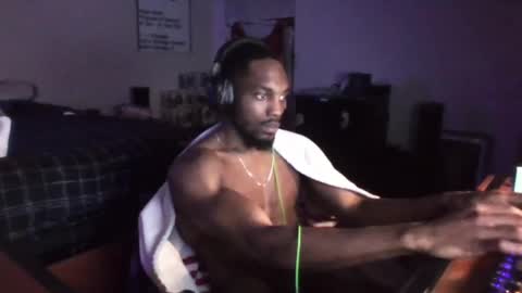 Snapshot of y_sticky chatting on 03-09-25, 04:49 y_sticky online show from 03-09-25, 04:49