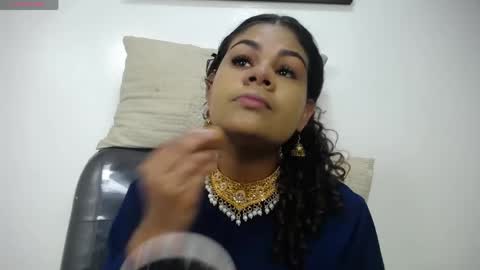 Snapshot of yaazhini457034 chatting on 04-23-26, 11:42 yazhini online show from 04-23-26, 11:42