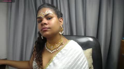 Snapshot of yaazhini457034 chatting on 05-05-26, 11:40 yazhini online show from 05-05-26, 11:40